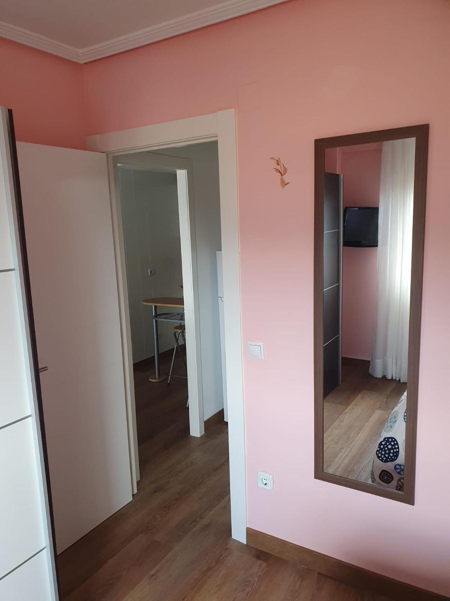 Vistas Monte Naranco Apartamento Con Parking 5Euros Al Dia Ов'єдо Екстер'єр фото
