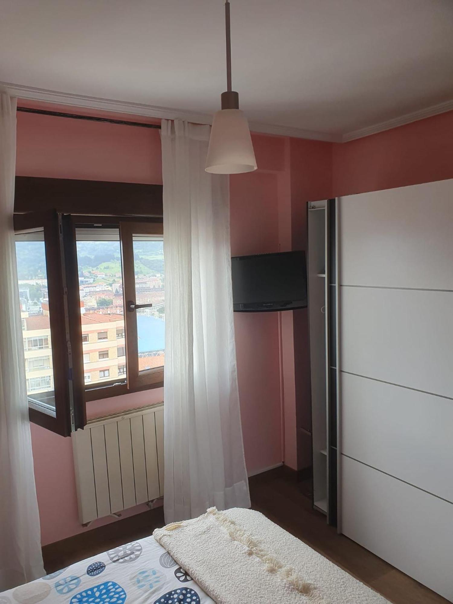 Vistas Monte Naranco Apartamento Con Parking 5Euros Al Dia Ов'єдо Екстер'єр фото